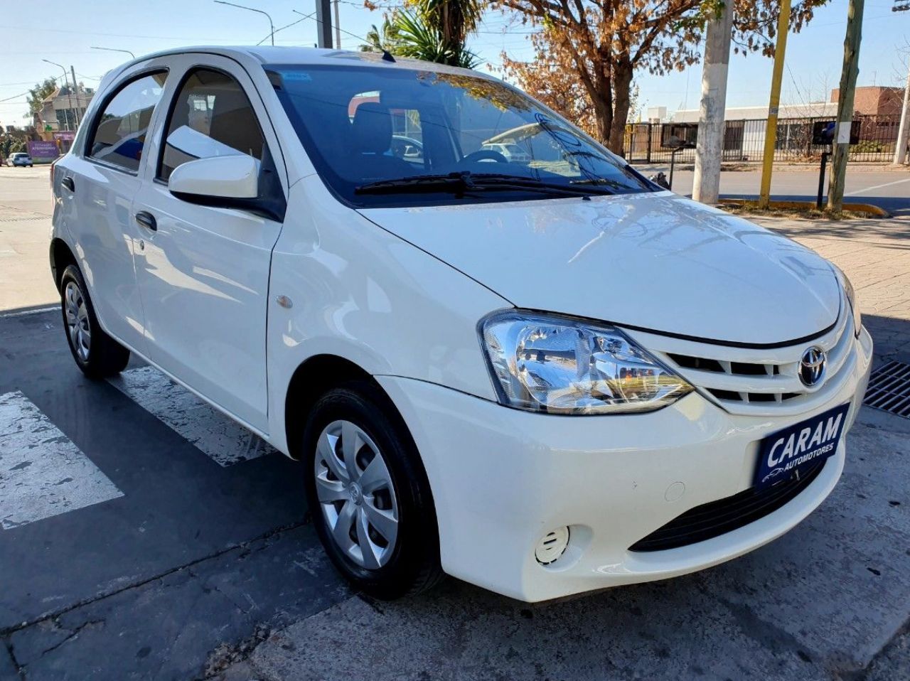 Toyota Etios Usado en Mendoza, deRuedas