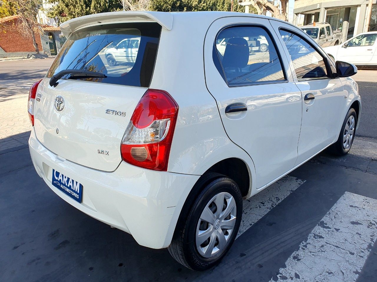 Toyota Etios Usado en Mendoza, deRuedas