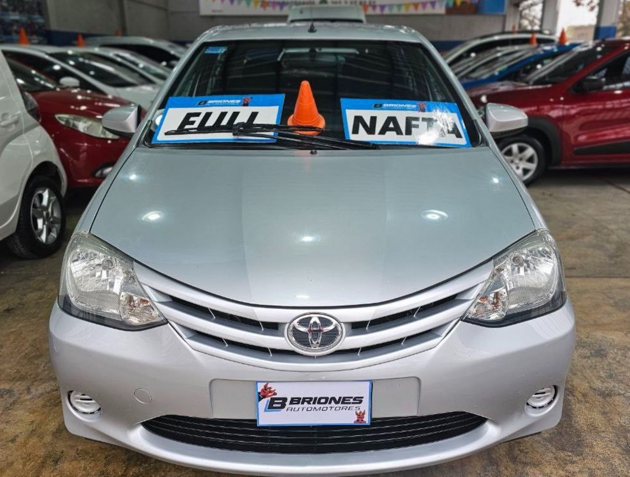 Toyota Etios Usado en Mendoza, deRuedas