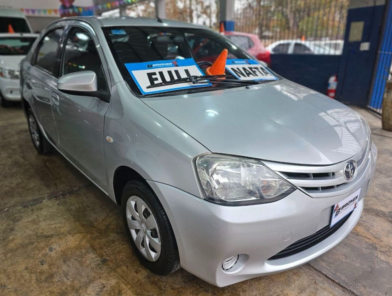 Toyota Etios Usado en Mendoza, deRuedas