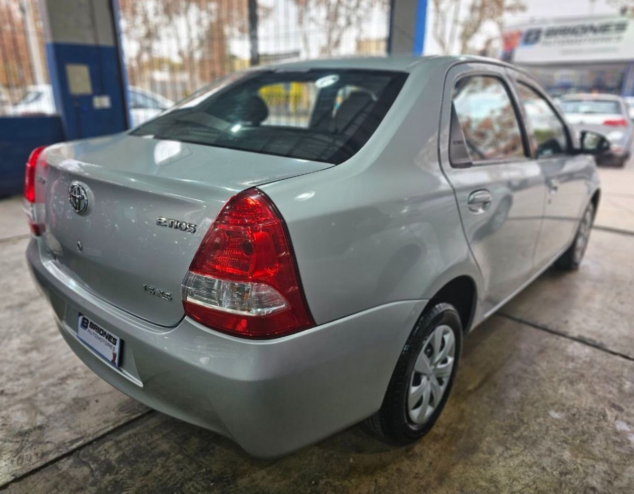 Toyota Etios Usado en Mendoza, deRuedas