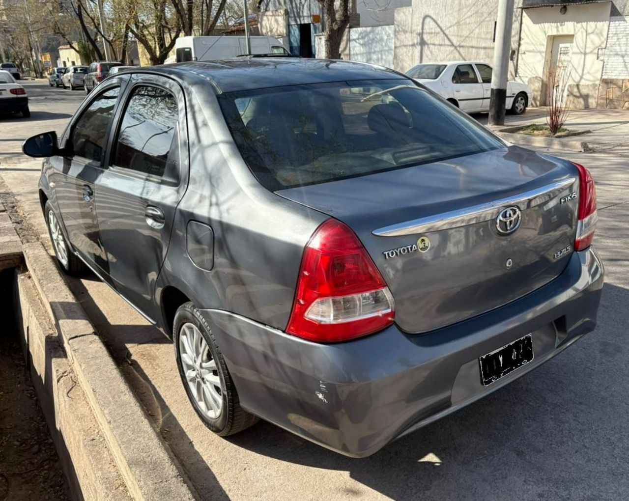 Toyota Etios Usado en Mendoza, deRuedas