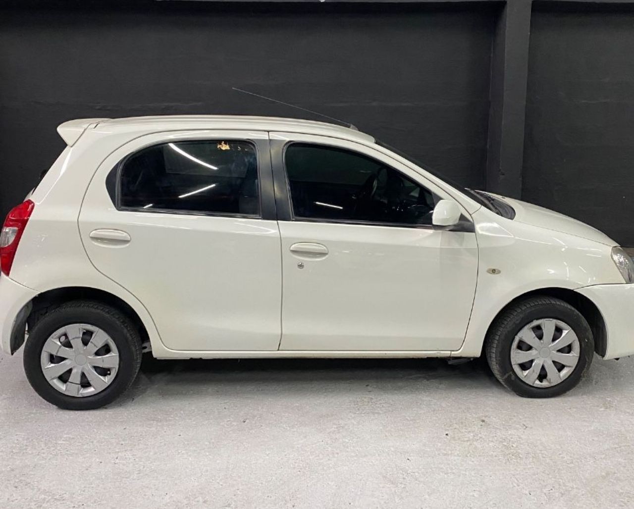 Toyota Etios Usado Financiado en Córdoba, deRuedas