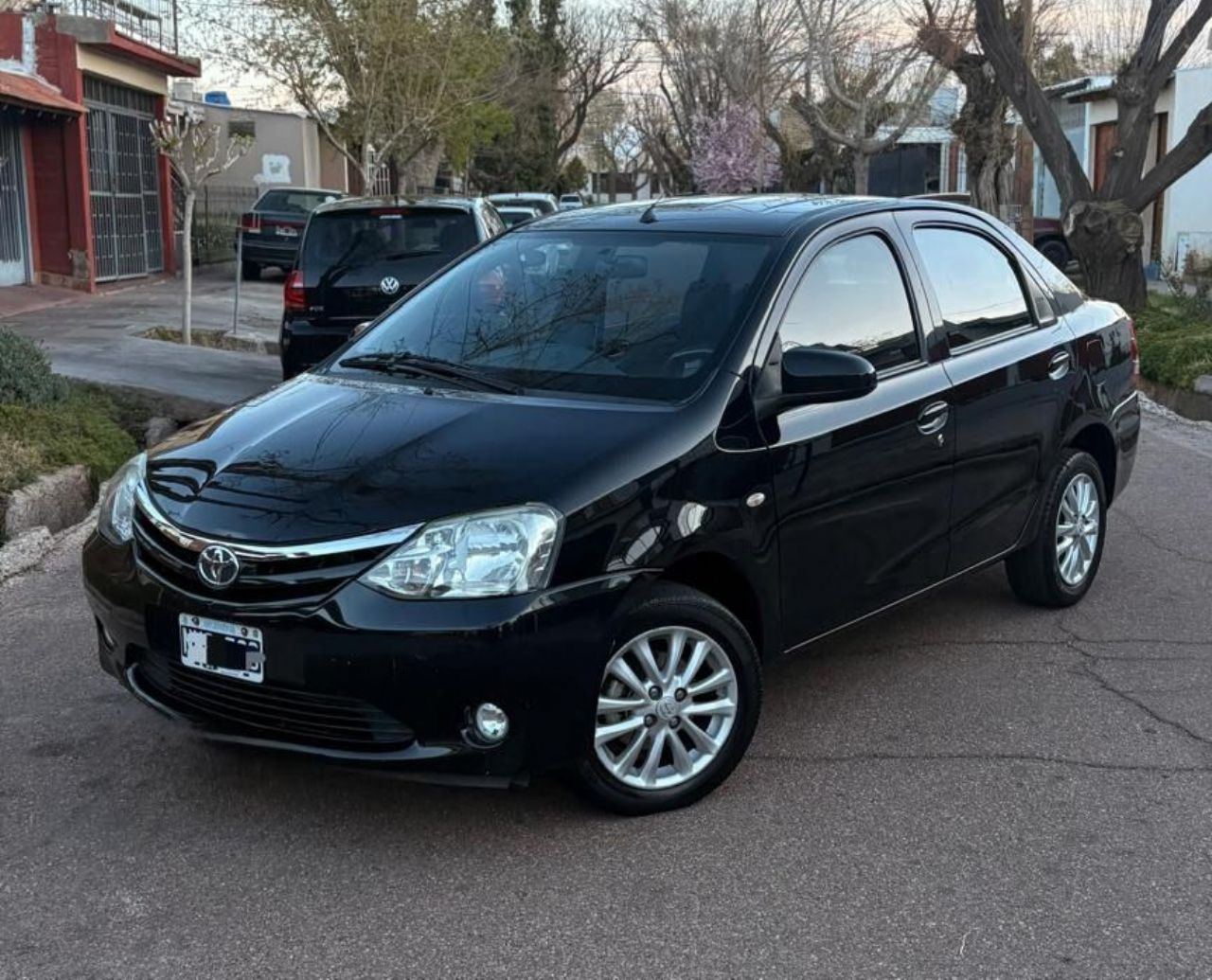Toyota Etios Usado Financiado en Mendoza, deRuedas