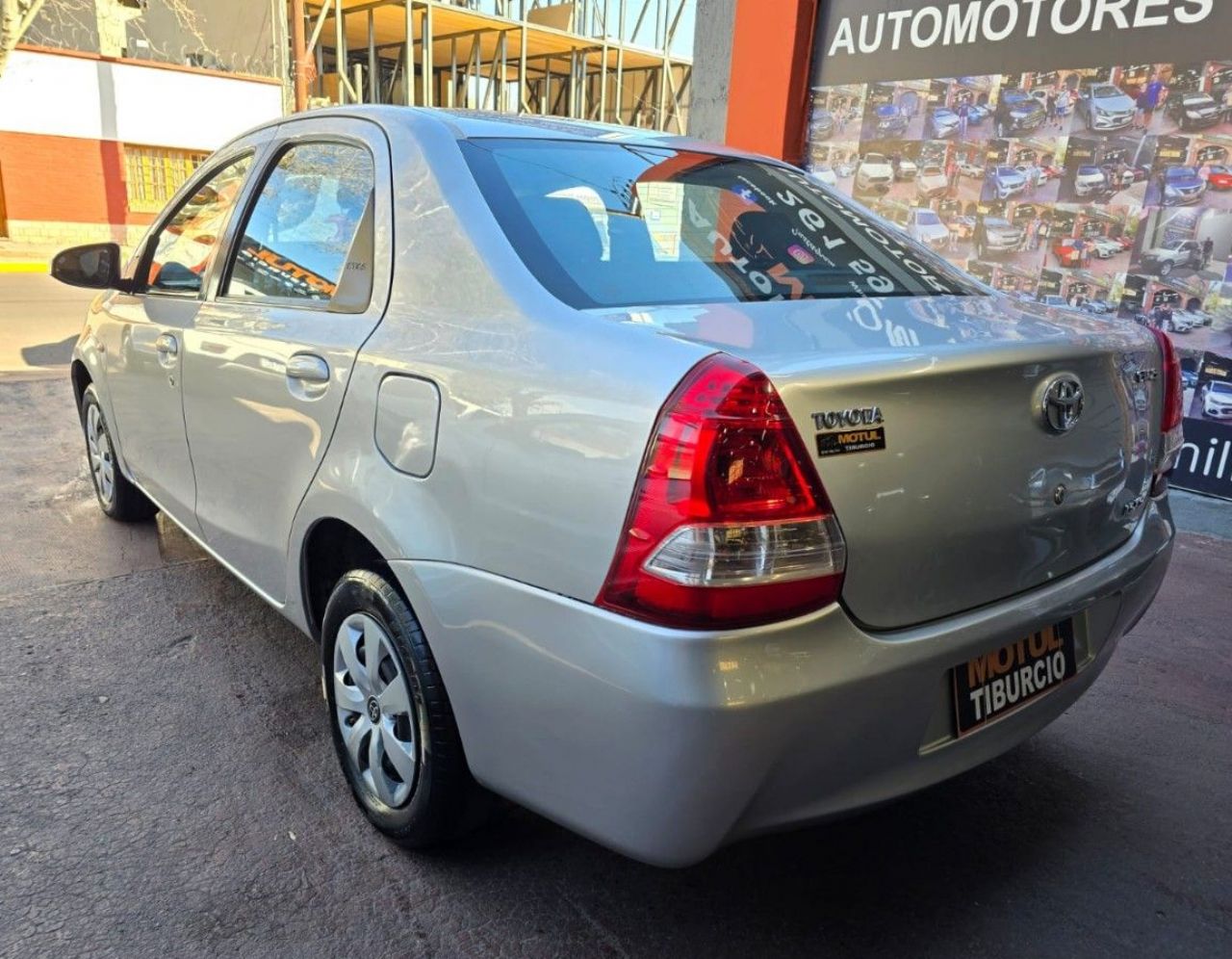 Toyota Etios Usado Financiado en Mendoza, deRuedas