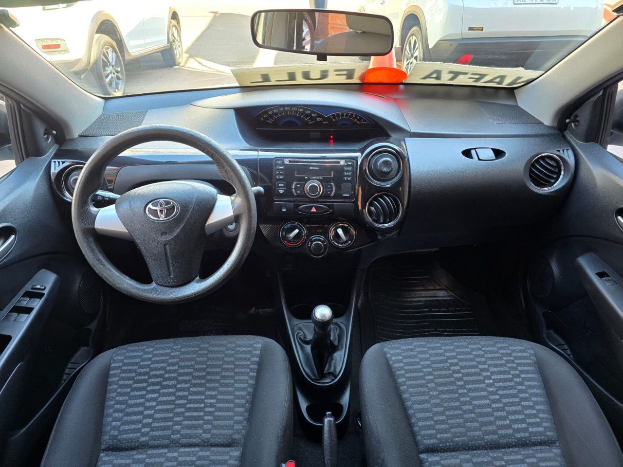 Toyota Etios Usado Financiado en Mendoza, deRuedas