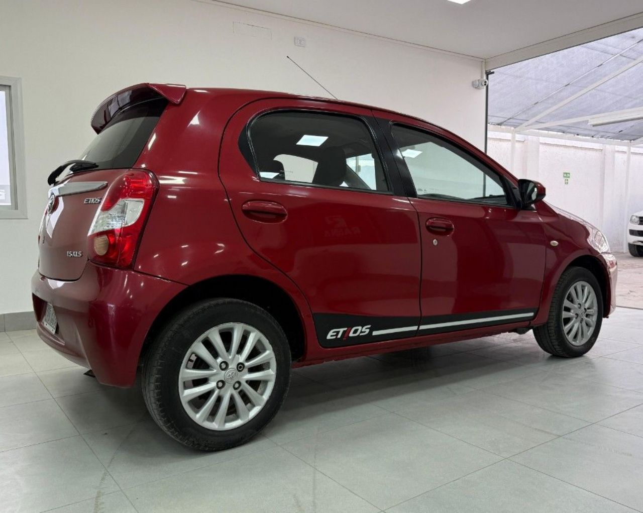 Toyota Etios Usado Financiado en Mendoza, deRuedas