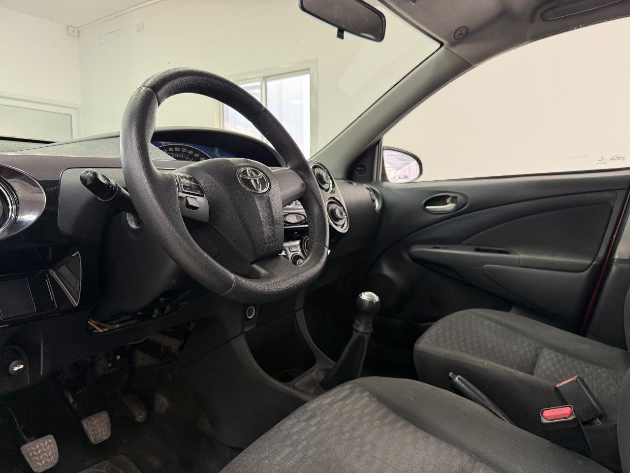 Toyota Etios Usado Financiado en Mendoza, deRuedas