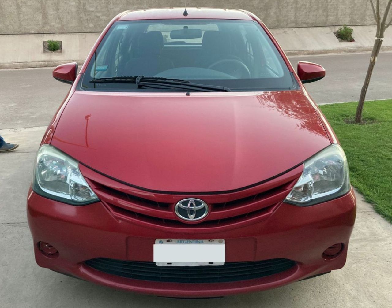 Toyota Etios Usado en Mendoza, deRuedas