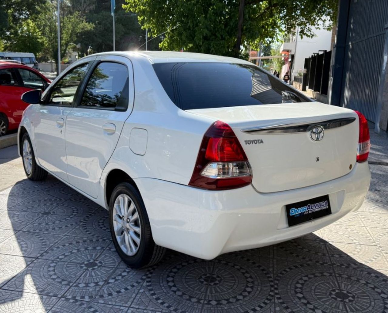 Toyota Etios Usado Financiado en Mendoza, deRuedas