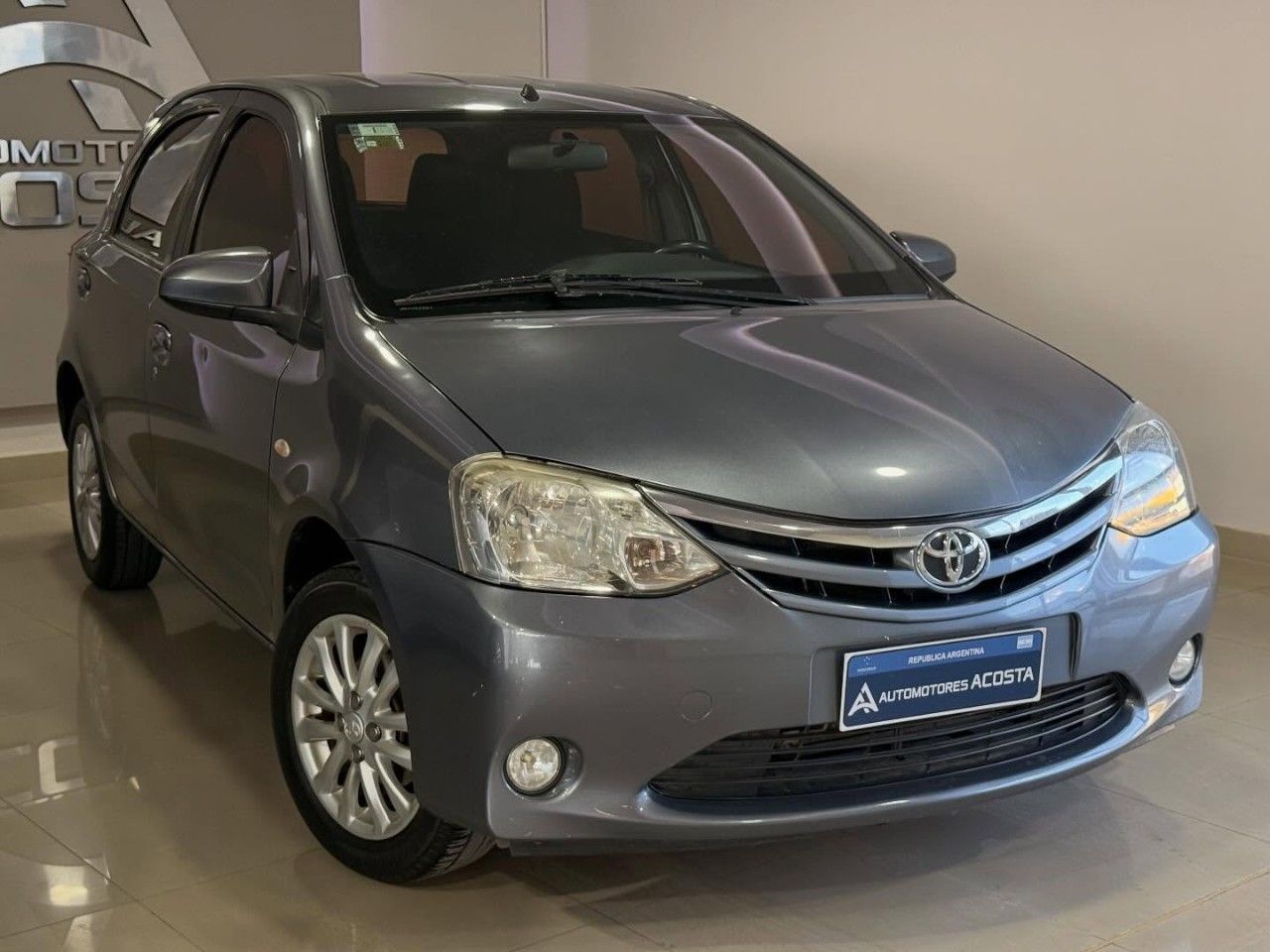 Toyota Etios Usado Financiado en San Juan, deRuedas