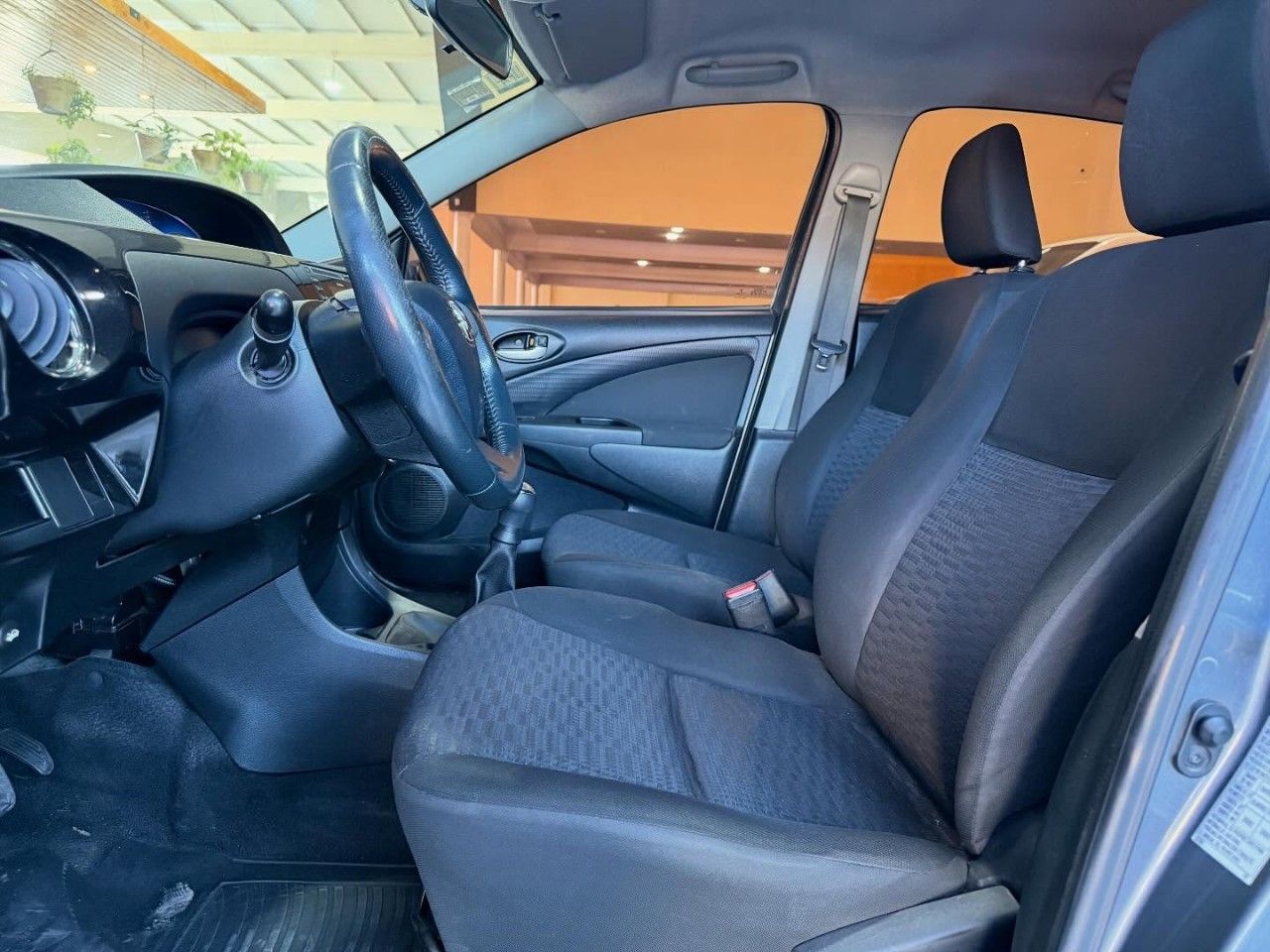 Toyota Etios Usado Financiado en San Juan, deRuedas