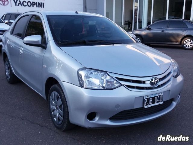 Toyota Etios Usado en Mendoza, deRuedas
