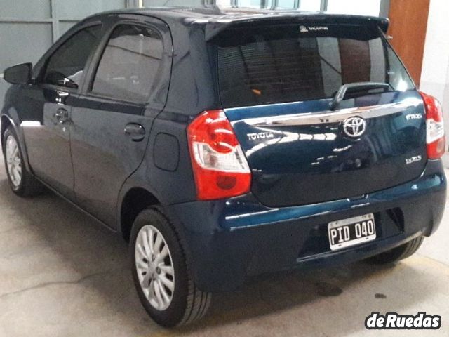 Toyota Etios Usado en Mendoza, deRuedas