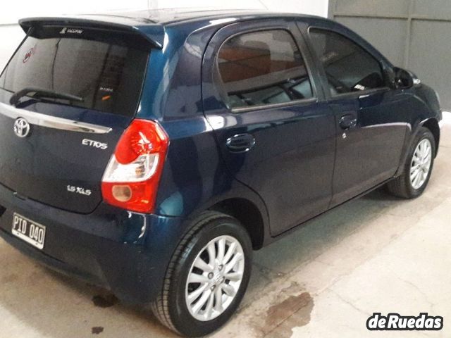 Toyota Etios Usado en Mendoza, deRuedas