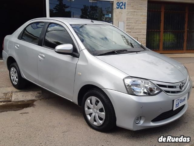 Toyota Etios Usado en Mendoza, deRuedas