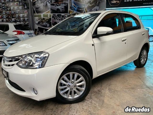 Toyota Etios Usado en Mendoza, deRuedas