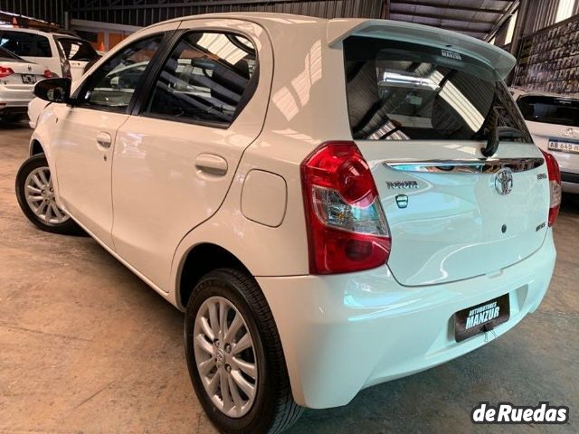 Toyota Etios Usado en Mendoza, deRuedas