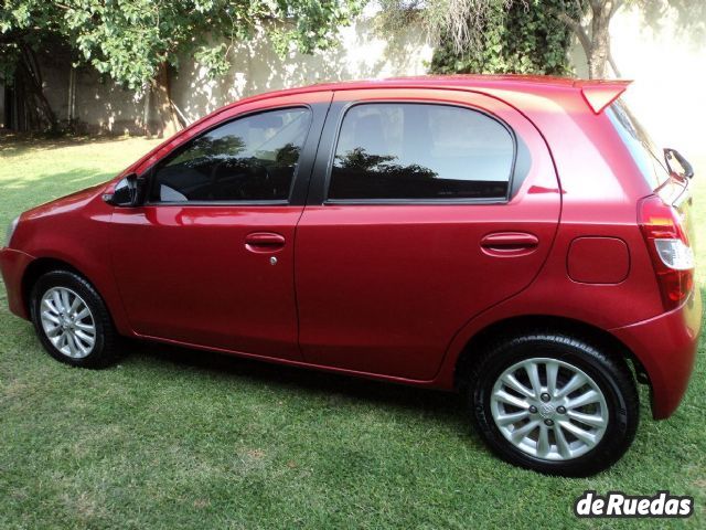 Toyota Etios Usado en Mendoza, deRuedas