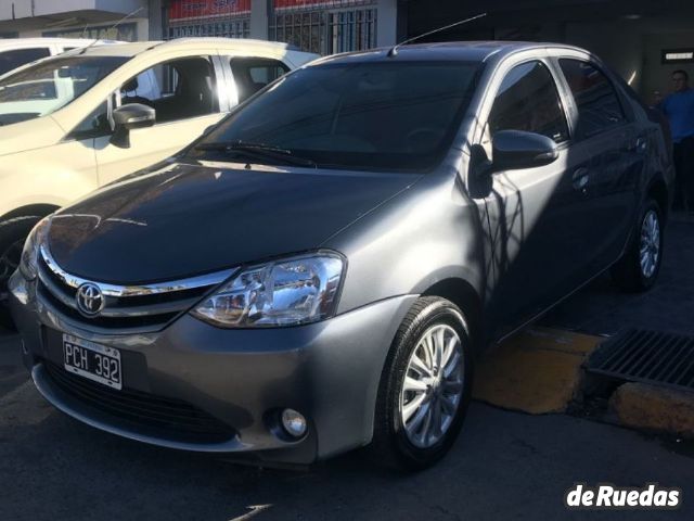 Toyota Etios Usado en Mendoza, deRuedas