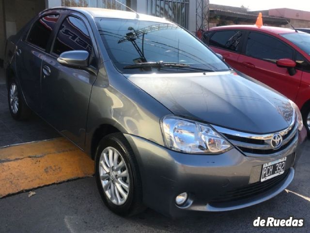 Toyota Etios Usado en Mendoza, deRuedas