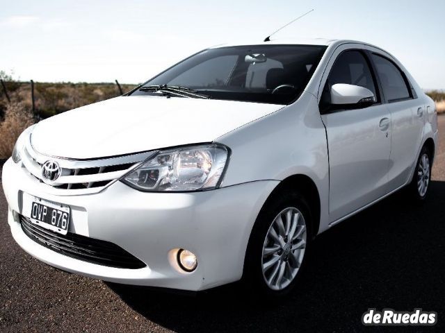 Toyota Etios Usado en Mendoza, deRuedas