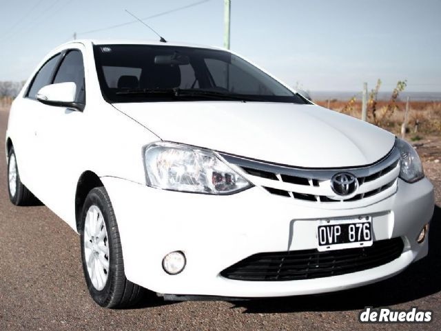 Toyota Etios Usado en Mendoza, deRuedas