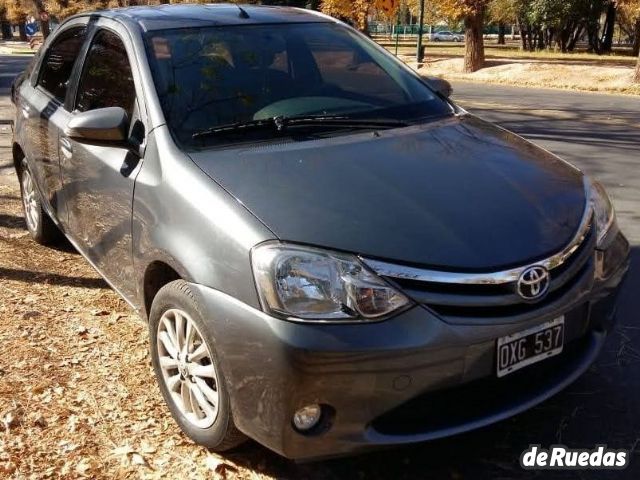 Toyota Etios Usado en Mendoza, deRuedas