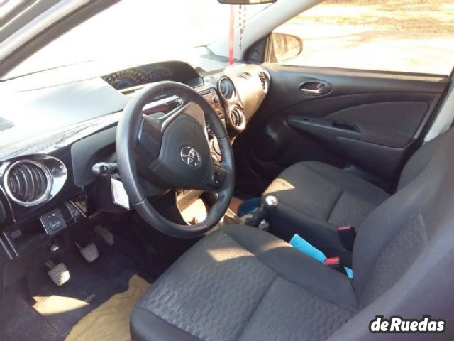 Toyota Etios Usado en Mendoza, deRuedas