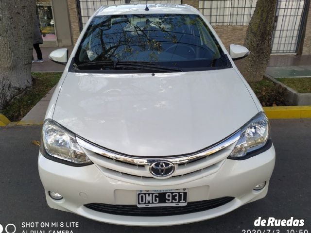 Toyota Etios Usado en Mendoza, deRuedas