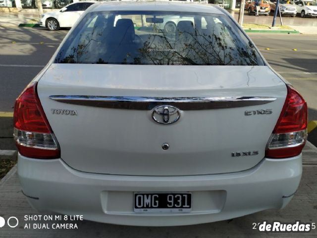 Toyota Etios Usado en Mendoza, deRuedas