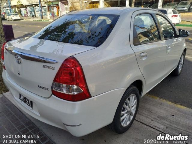 Toyota Etios Usado en Mendoza, deRuedas