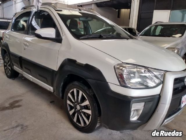 Toyota Etios Usado en Mendoza, deRuedas