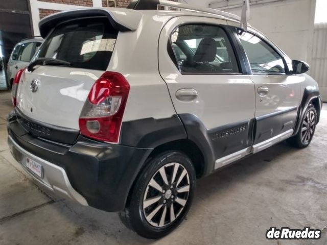 Toyota Etios Usado en Mendoza, deRuedas