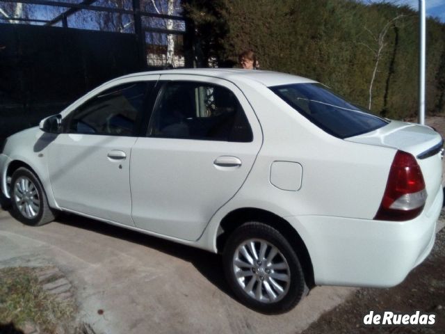 Toyota Etios Usado en Mendoza, deRuedas