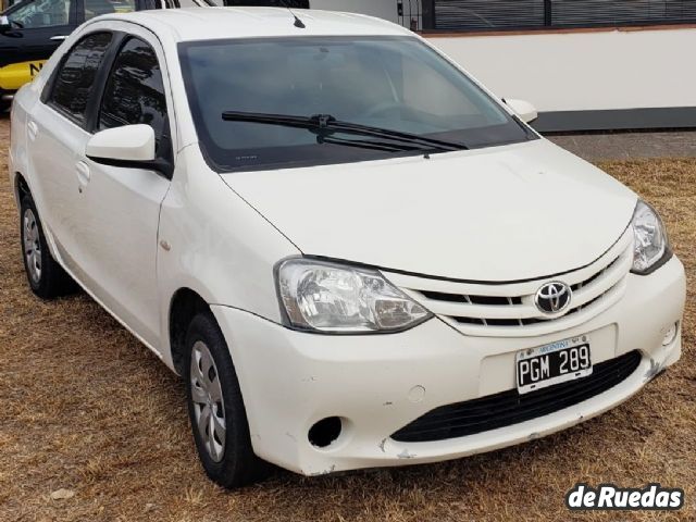 Toyota Etios Usado en Mendoza, deRuedas