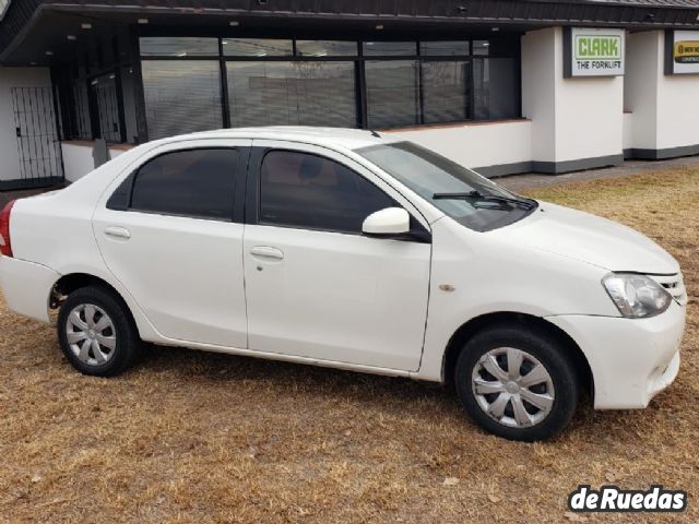 Toyota Etios Usado en Mendoza, deRuedas