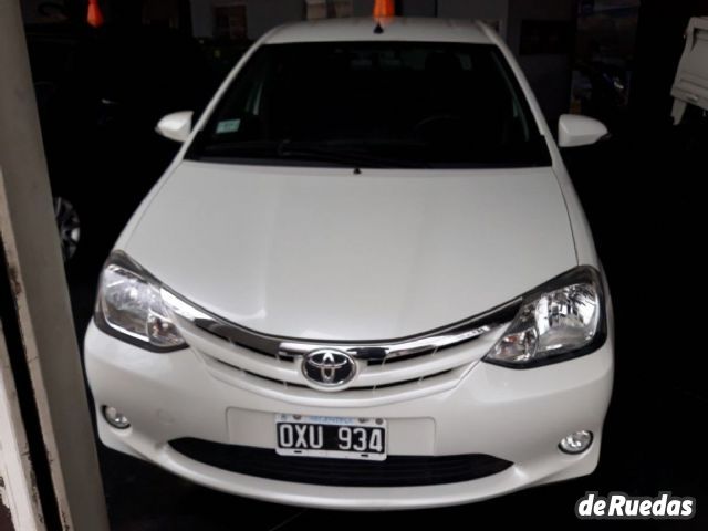 Toyota Etios Usado en Mendoza, deRuedas