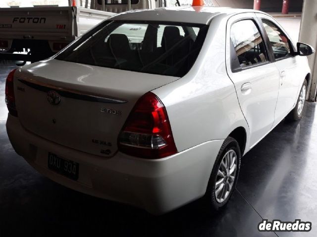 Toyota Etios Usado en Mendoza, deRuedas