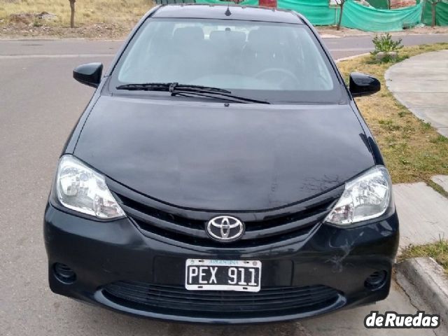 Toyota Etios Usado en Mendoza, deRuedas