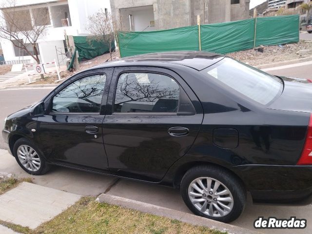 Toyota Etios Usado en Mendoza, deRuedas