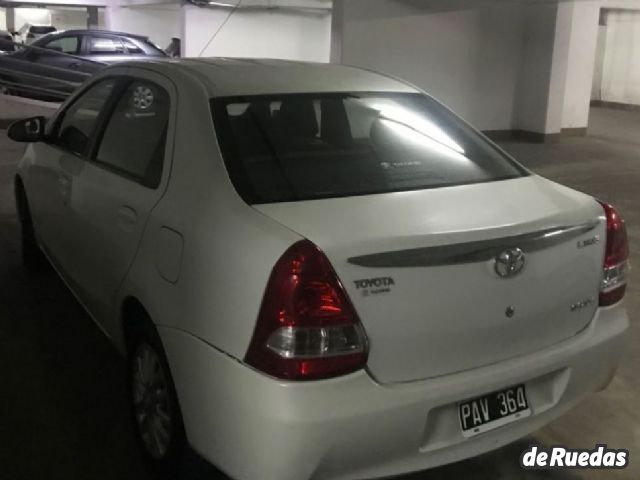 Toyota Etios Usado en Mendoza, deRuedas