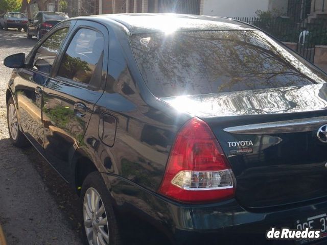 Toyota Etios Usado en Mendoza, deRuedas