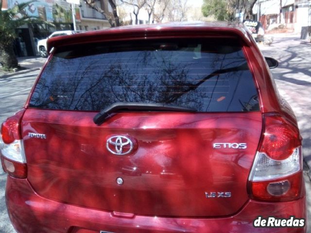 Toyota Etios Usado en Mendoza, deRuedas