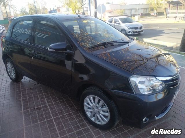 Toyota Etios Usado en Mendoza, deRuedas