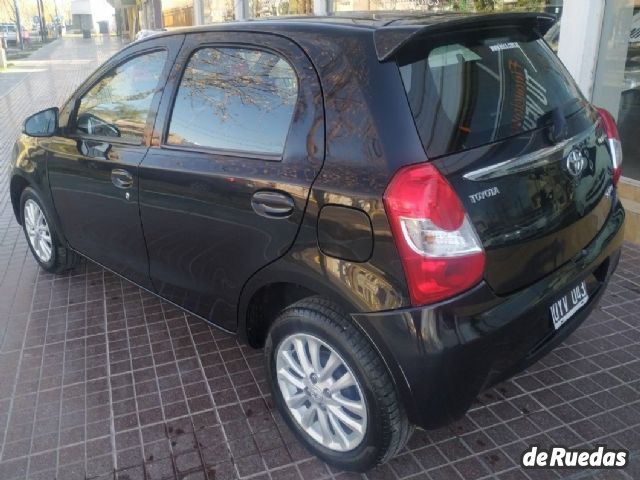 Toyota Etios Usado en Mendoza, deRuedas