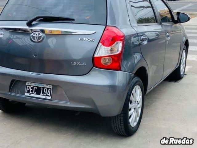 Toyota Etios Usado en Mendoza, deRuedas