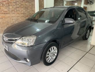 Toyota Etios Usado en Mendoza Financiado