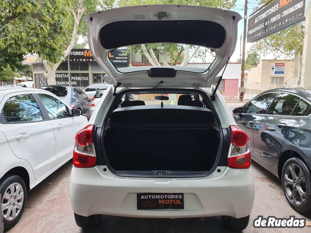 Toyota Etios Usado en Mendoza, deRuedas