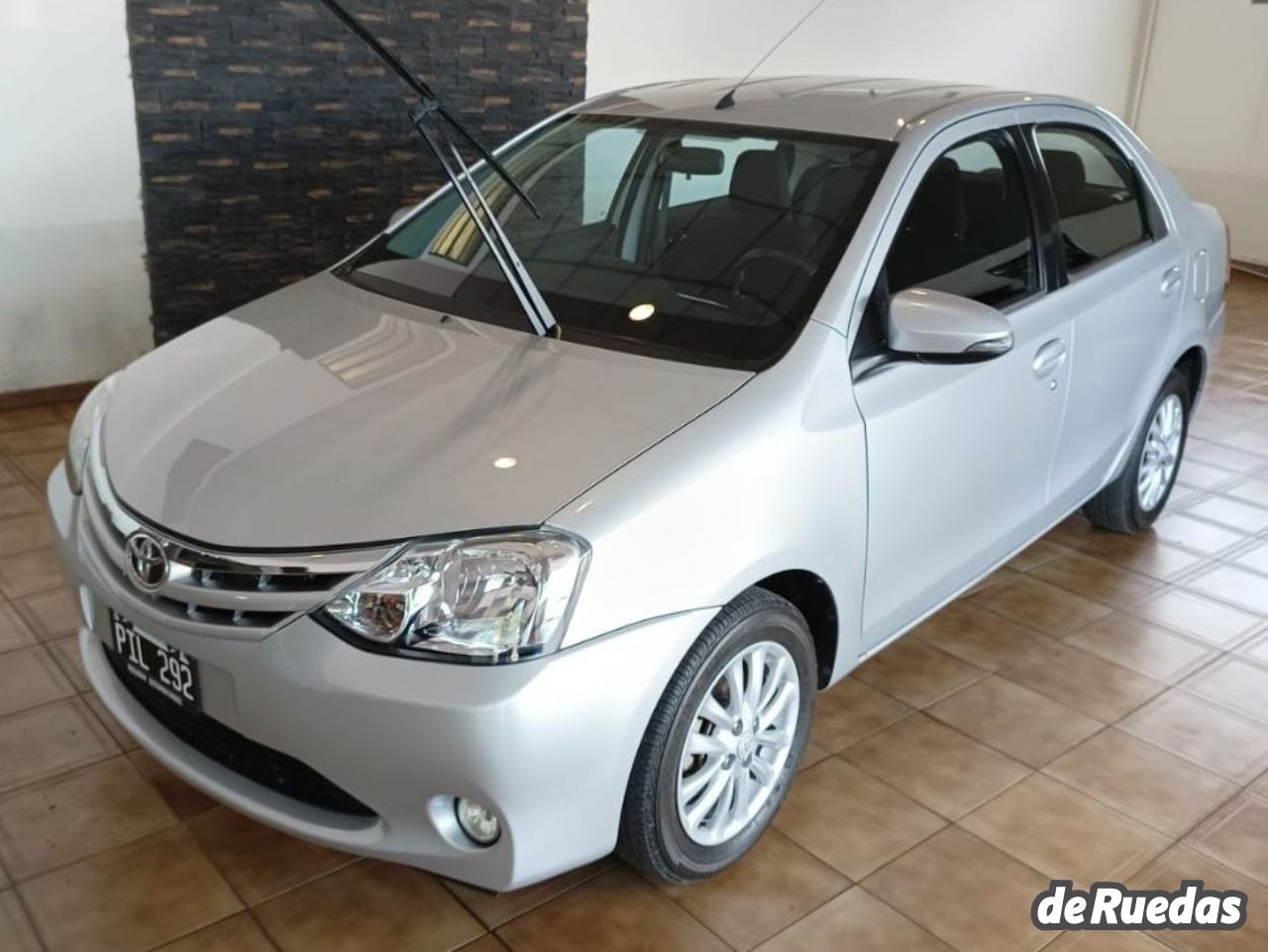 Toyota Etios Usado en Mendoza, deRuedas